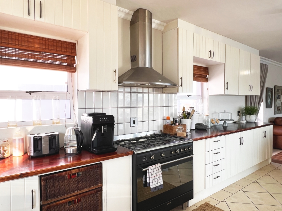 4 Bedroom Property for Sale in Calypso Beach Western Cape